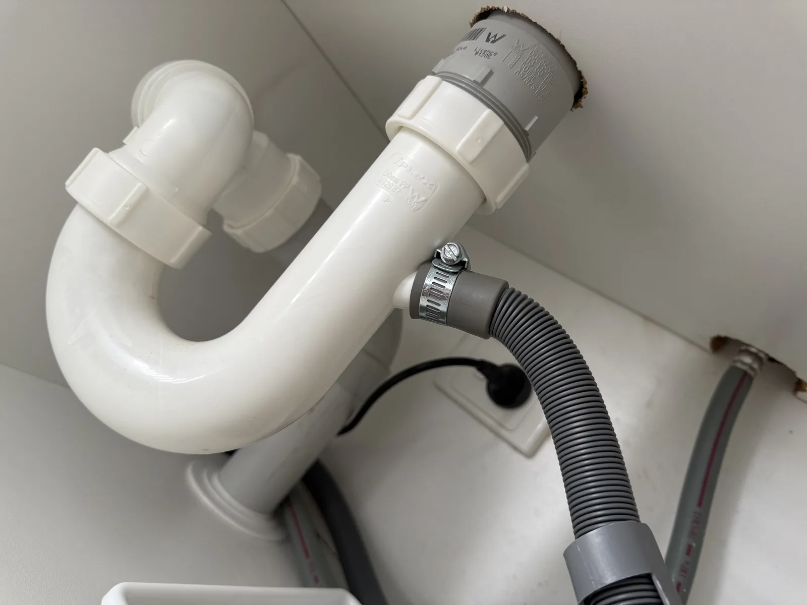 Burst pipe or leak repaired in Roselands 2196, April 2026